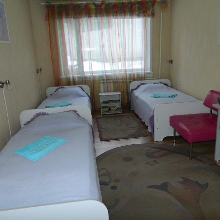 Mini Hotel Galant On Deputatskaya 5 Bratsk Esterno foto